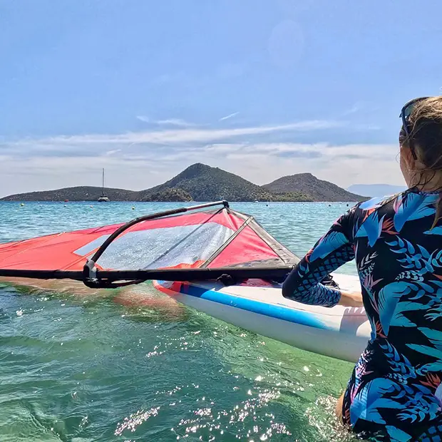 What to do on Tolo beach