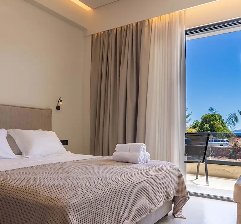 Double Rooms in Tolo for Couples Vacation