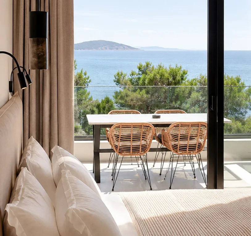 Luxury Suites close to Tolo beach